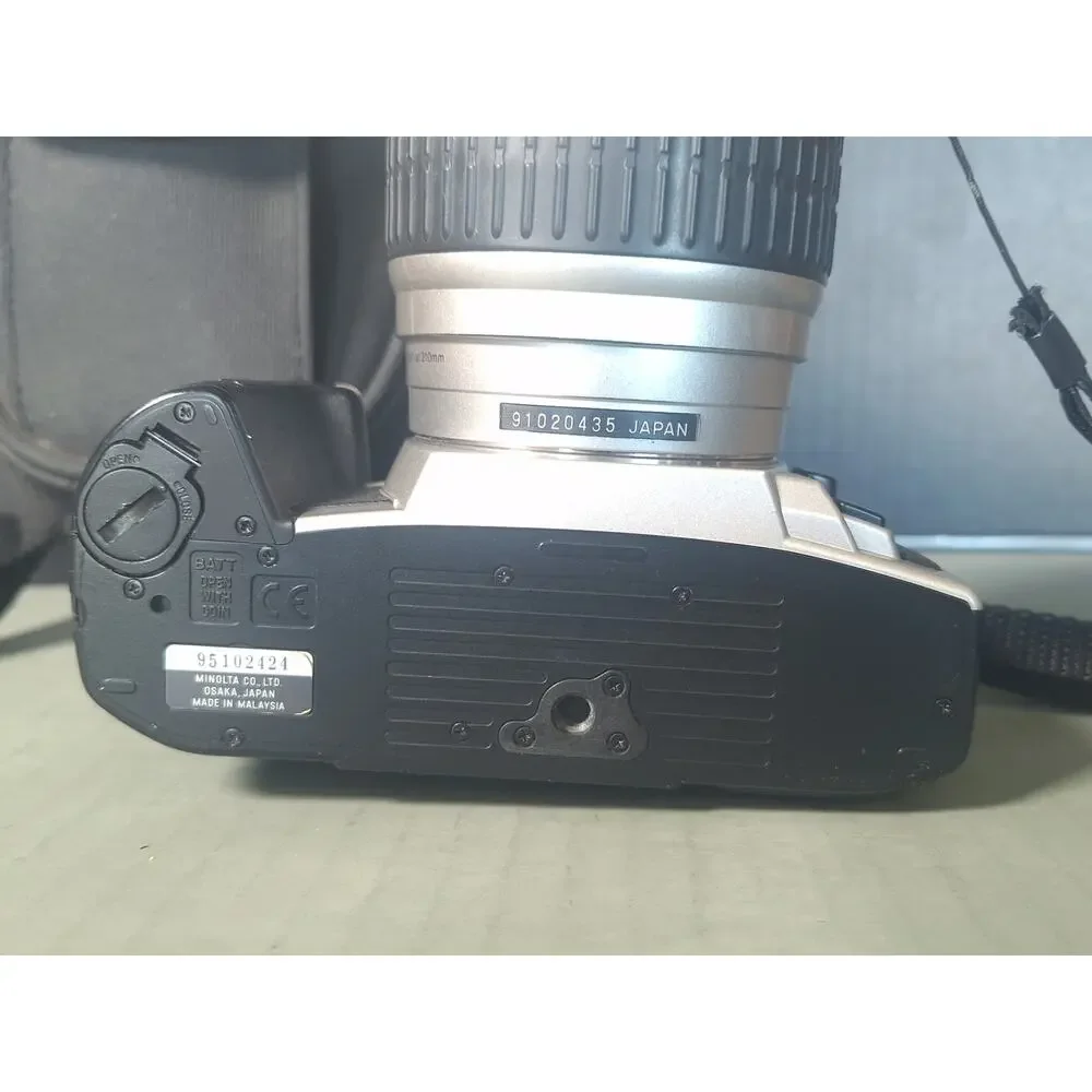 Minolta Maxxum XTsi 35mm Film Camera w 28-210mm Zoom Lens Tested + Case